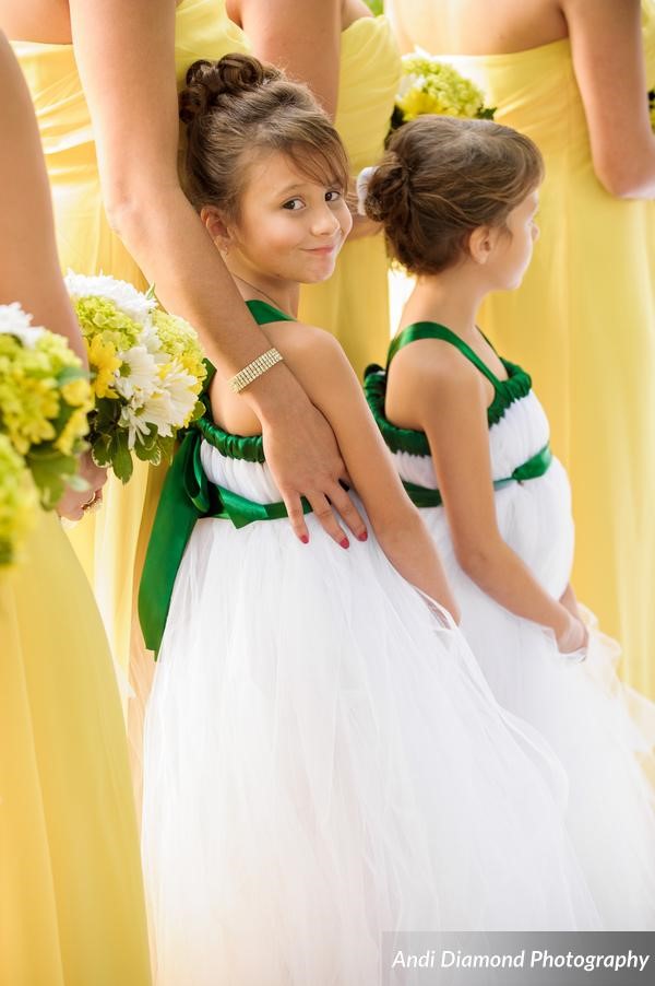 flowerGirlsYellowParty